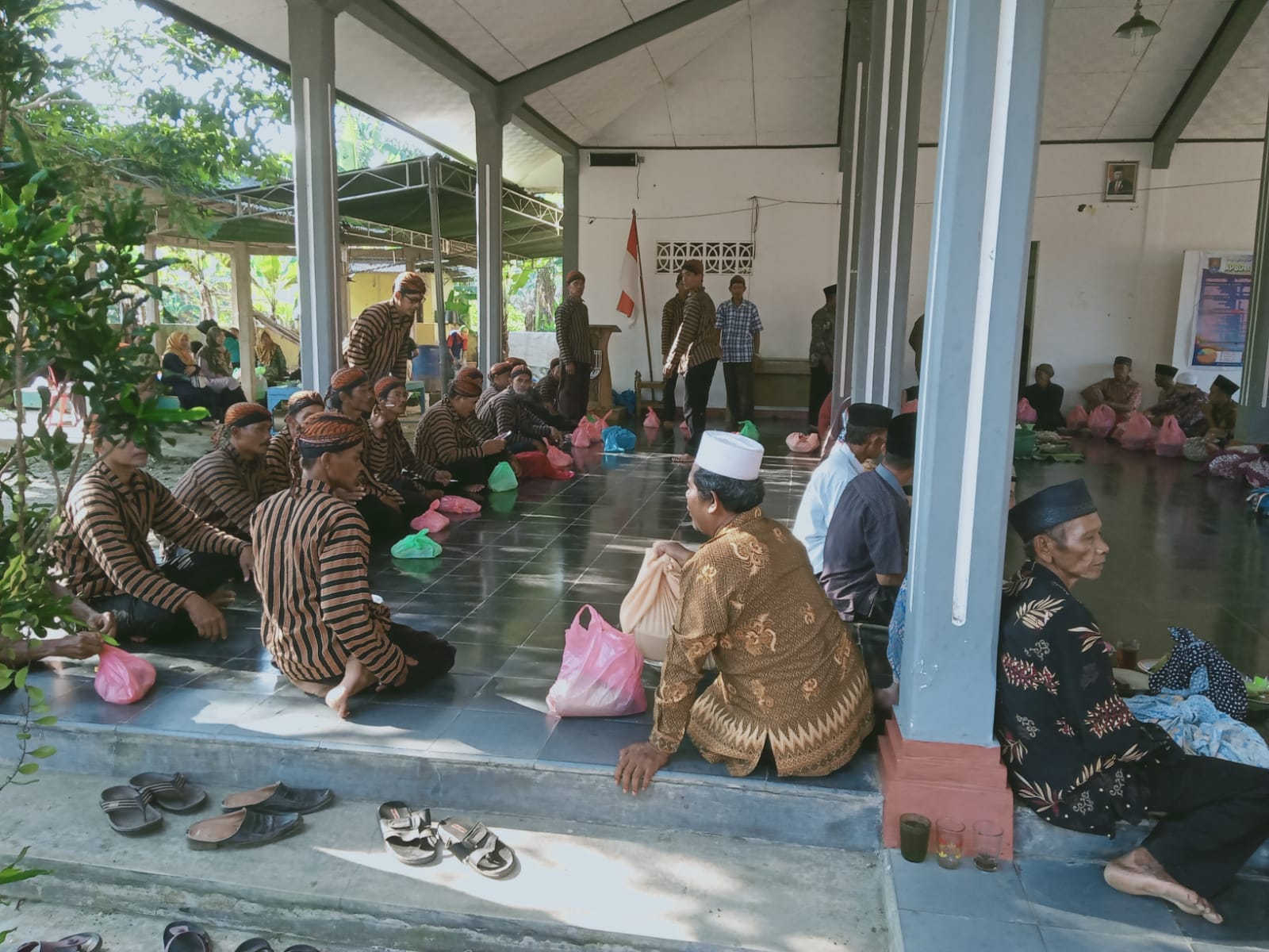 RITUAL ADAT SEDEKAH BUMI – Pemerintah Desa Gombolharjo